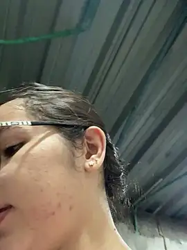 miakhalaf_ webcam