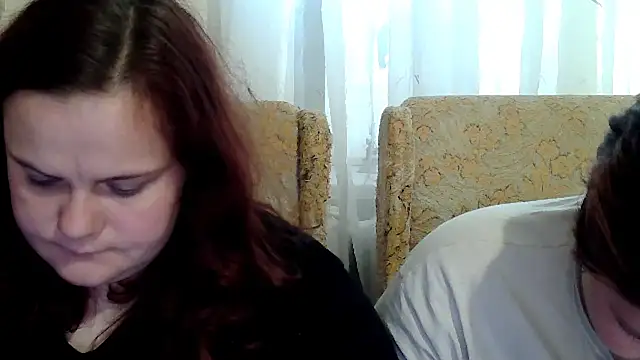 MilaXHelen webcam