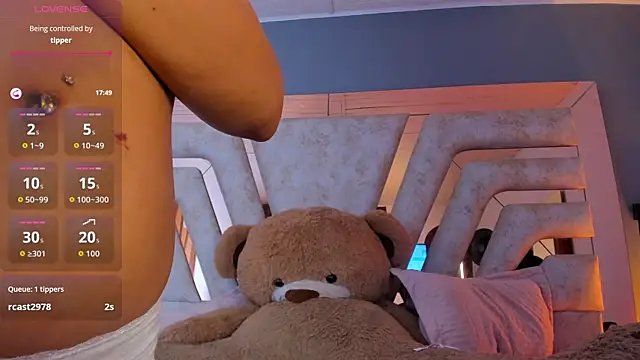 AriDreamOn webcam