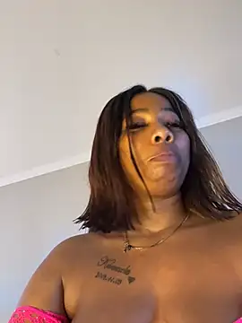 CurvyDesire1 webcam