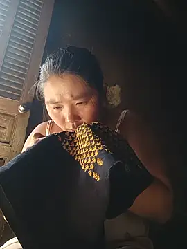 quynhkoolbae live cam on StripChat