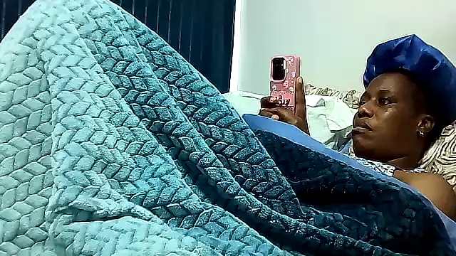 Dutches101 live cam on StripChat