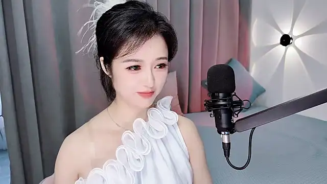 Momo-Wow live cam on StripChat