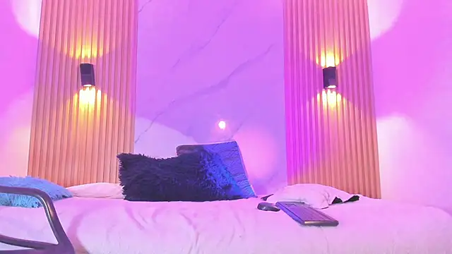 miss_selenafoxx live cam on StripChat
