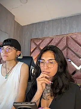 Velvet_Mysstic webcam