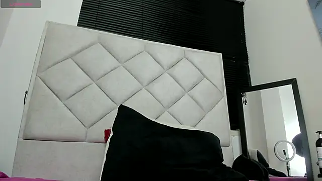 azul_moonn webcam