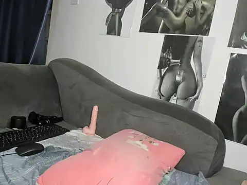 tinydolll webcam