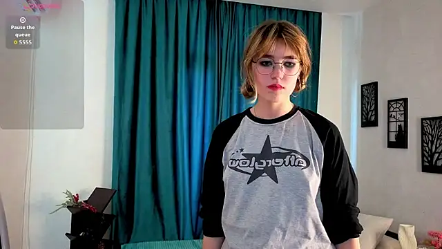 JanitaPhurrough webcam