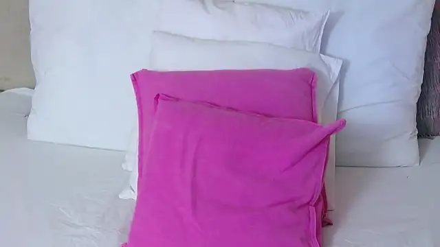 GiselleFox webcam