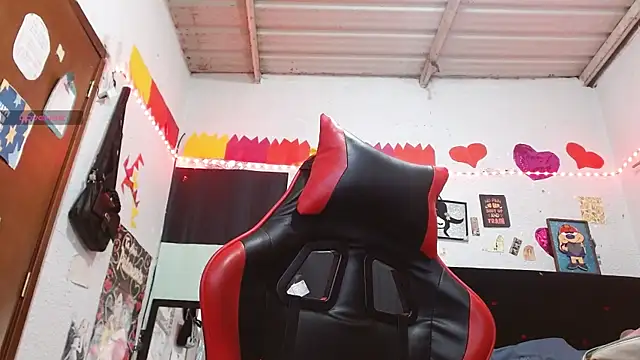 Saray_extrovert_ live cam on StripChat