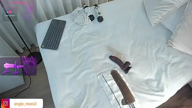 angiee_roses webcam