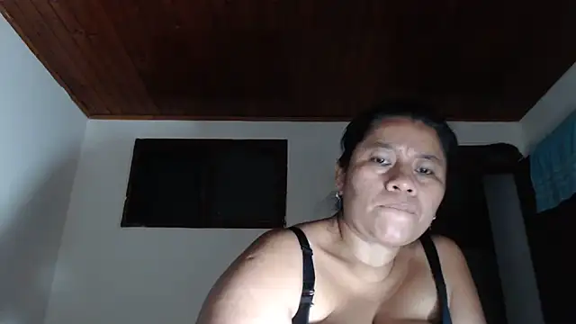 adrixxx38 live cam on StripChat