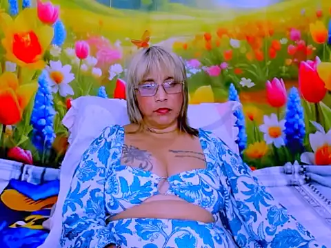 indianroxy webcam