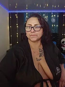 Ivonnee__ webcam