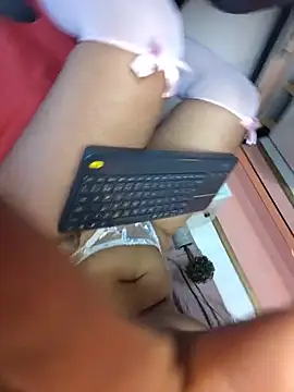 Aniajoness_ webcam