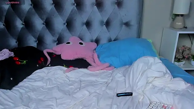 Blondy_Fina webcam