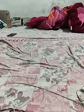 POOJACOUPLE webcam