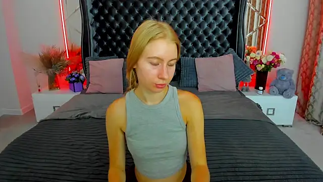 Alina_Blonde webcam