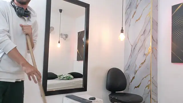 KingOfTemptation webcam