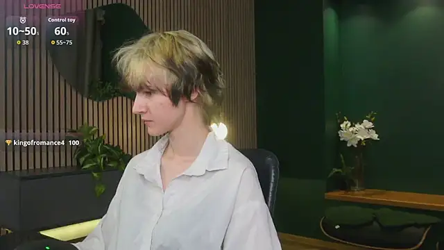 Senpai_Sins webcam