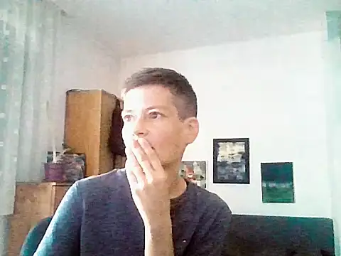 YeahsGirl webcam