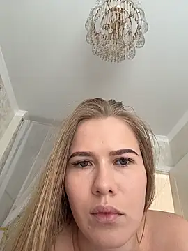 Modest_Blonde webcam
