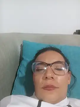 LunaArias live cam on StripChat