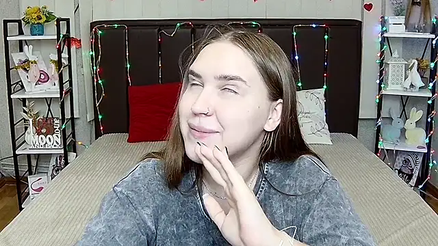 LauraHlot webcam