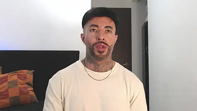 andrea_de_lucaa webcam
