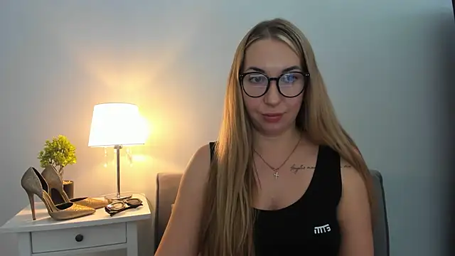 AriaDesire webcam