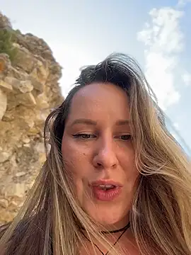 Mona_Plus webcam