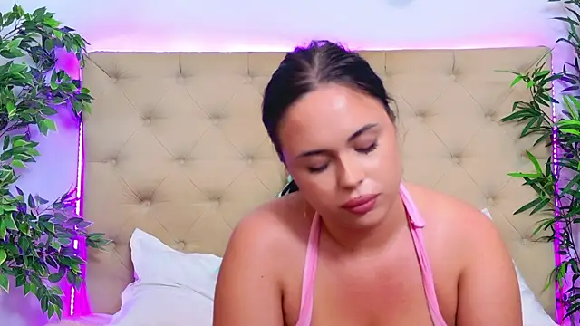 TemptingLuna_ webcam