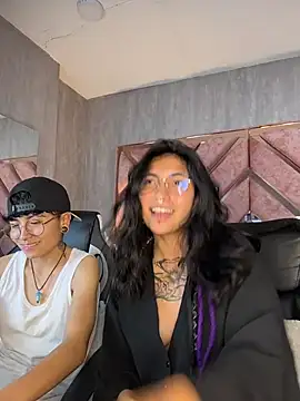Velvet_Mysstic webcam