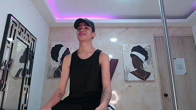 GOLDEN_BOSS webcam