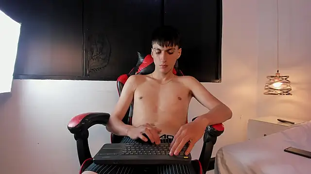 LeoDrake_ webcam