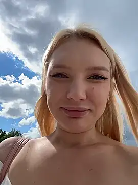AmmyInPublic webcam