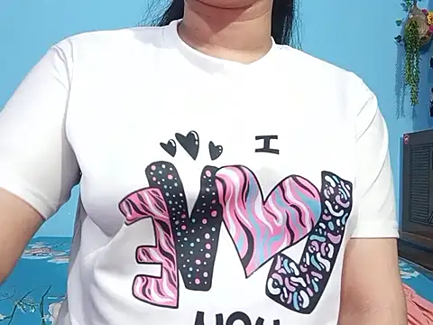 Adhiti_1 live cam on StripChat