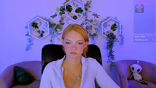 melody_sky_ webcam