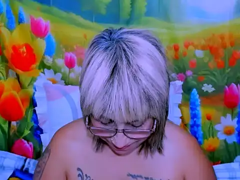 indianroxy webcam
