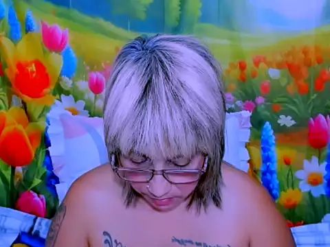 indianroxy webcam