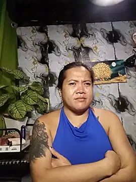 TabooSHOWgirl18 webcam
