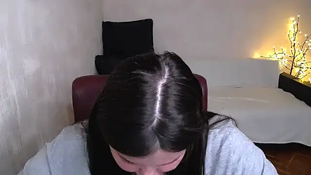 Emily_Mo webcam