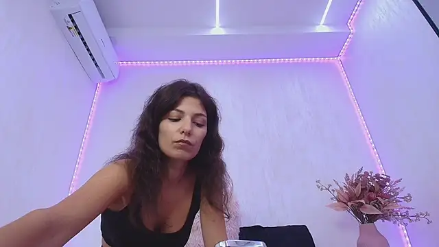 Anna_Lewis webcam