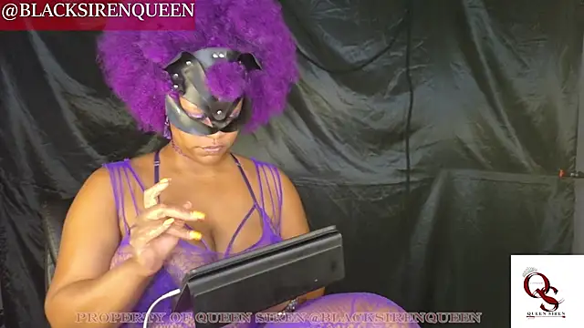 BlackSirenQueen webcam