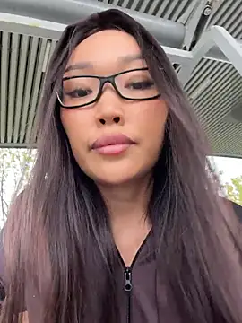 trytomakememoam webcam