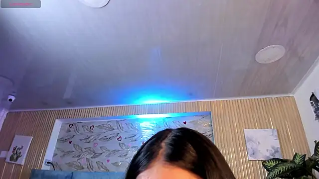 Delphine_doll webcam