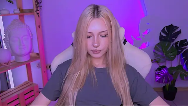 SashaQuin webcam
