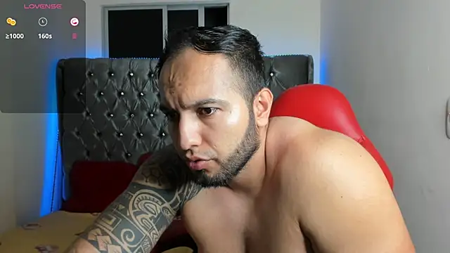 mrloganfuck1 live cam on StripChat