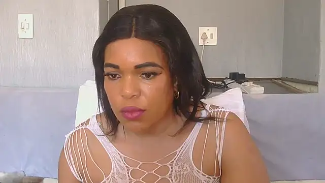 YellowPeaches webcam