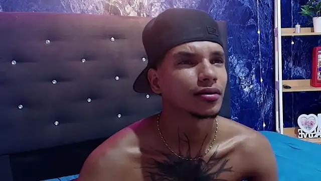 kai_storm77 live cam on StripChat
